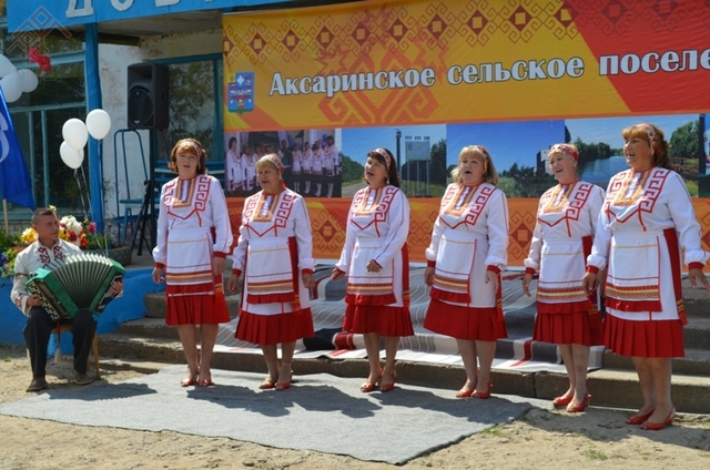 В Аксарино выступили лучшие художественные коллективы Мариинско-Посадского района